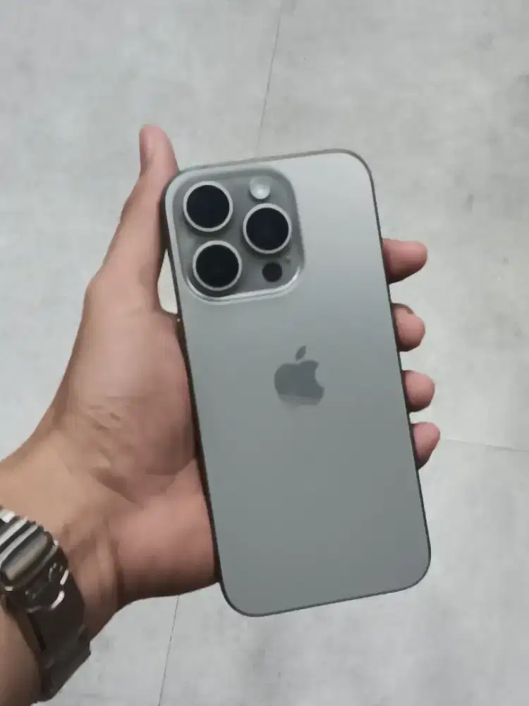 Iphone 15 pro 128gb natural titanium