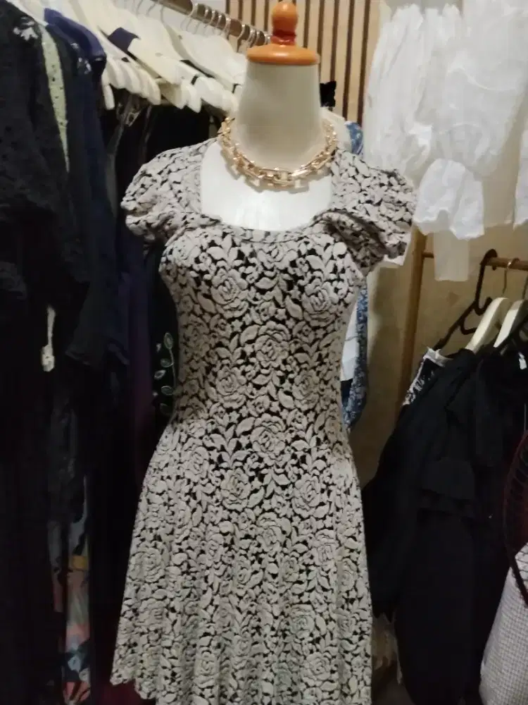 Dicari host untuk jualan live di Shopee