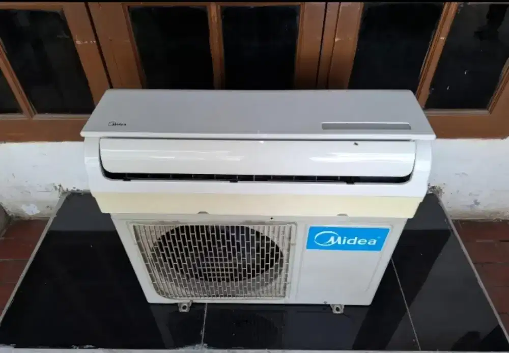 Ac bekas merk midea 1/2 pk R22