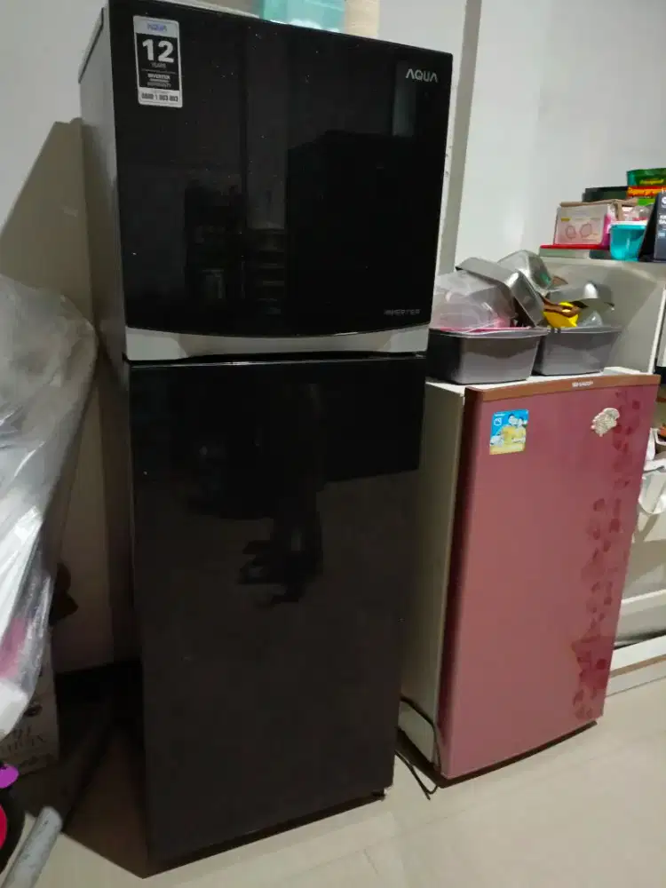 Kulkas aqua 2 pintu inverter