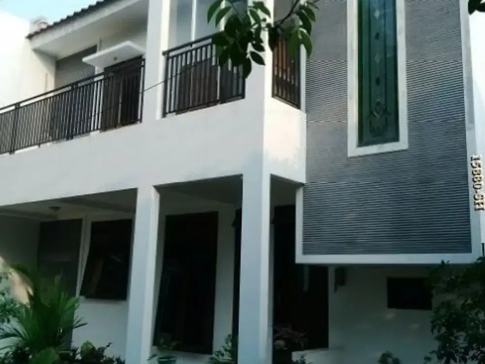 Dijual rumah siap.huni dalam cluster di Bintaro, Jaksel Rumah dijual di Perdagangan, Bintaro