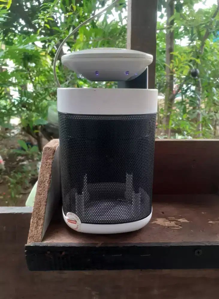 Perangkap Nyamuk LED MAYAKA