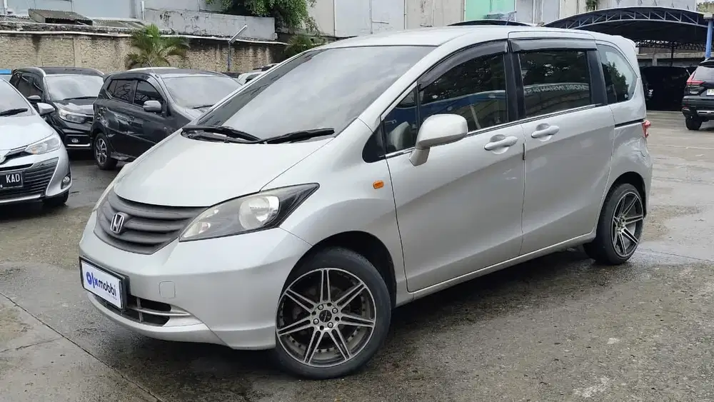 LIKE NEW - Honda Freed 1.5 S Bensin-AT 2011