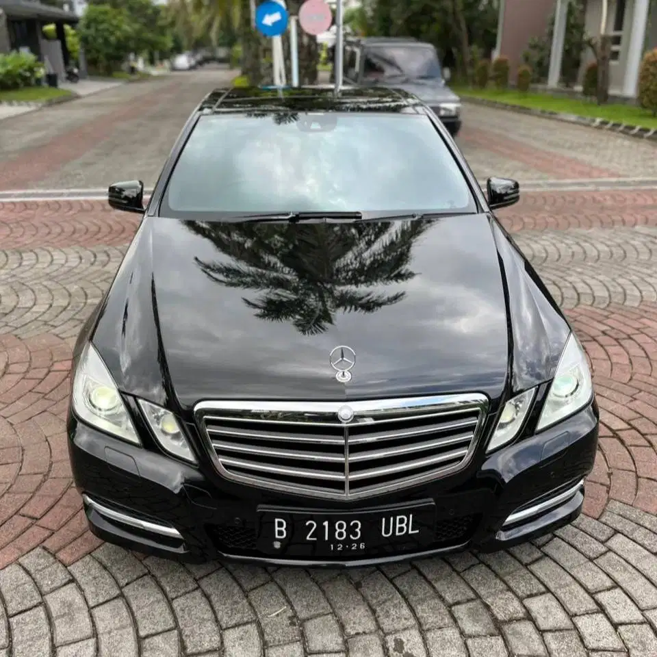 Mercedes Benz E300 W212 AVG Matic 2011 ISTIMEWA DP Minim Kredit Murah