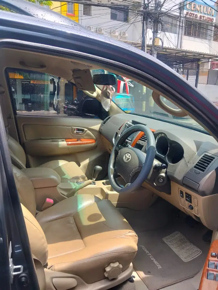 Toyota Fortuner 2011 Bensin