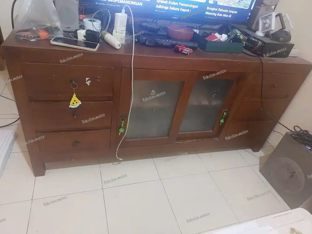 Meja TV Kayu Solid Murah