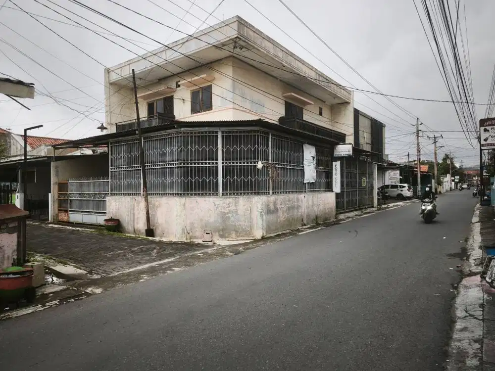 Dijual Rumah HUG, bisa untuk usaha. (BU)