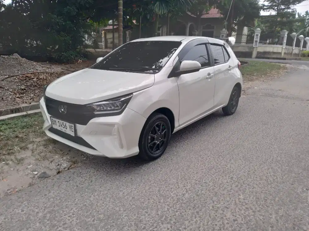 Siganteng tampil dulu yg lain mundur dulu