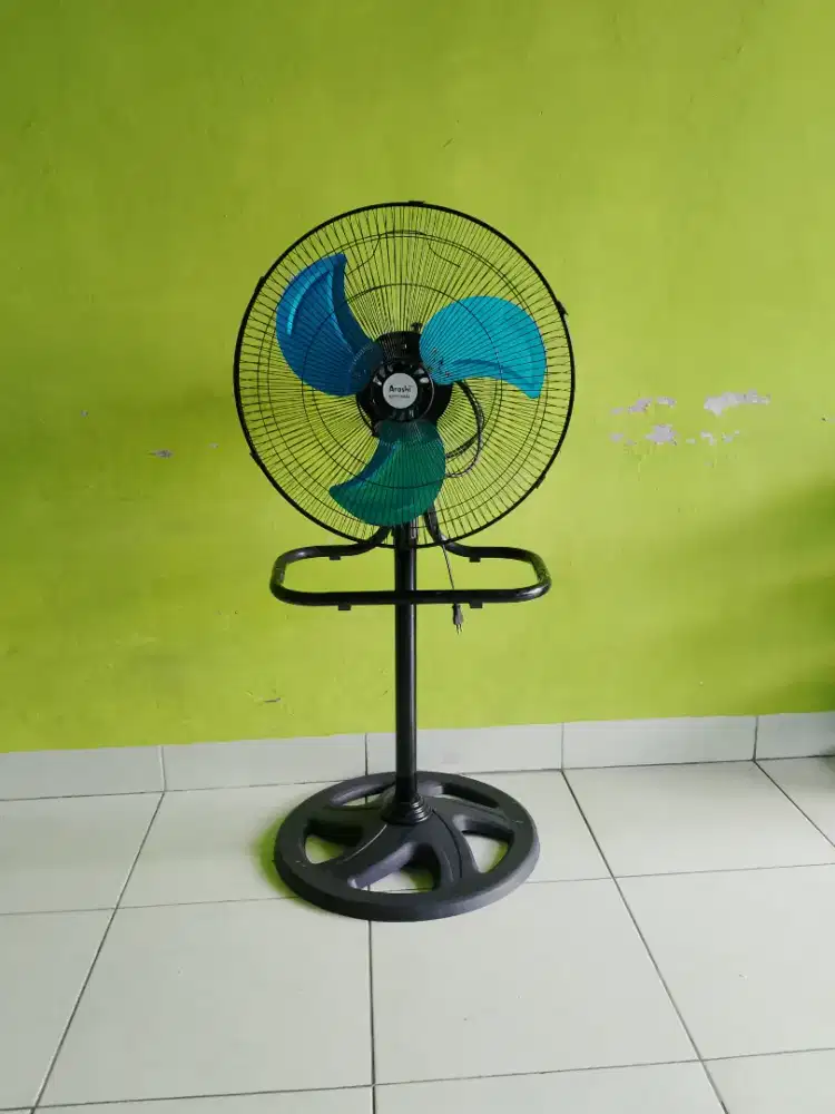 Kipas angin tegak 18 inc merk Arashi