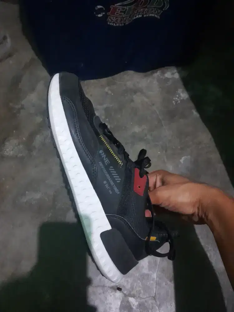 Jual sepatu, no minus