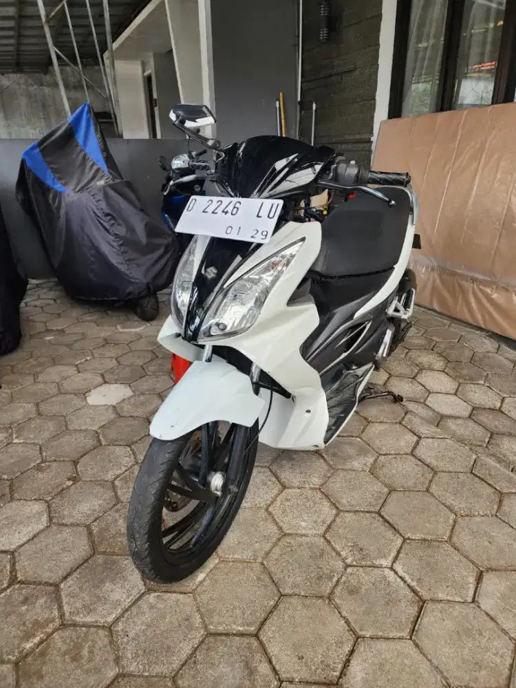 Suzuki Skywave 2009 ( putih )