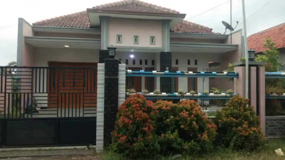 Dijual rumah strategis
