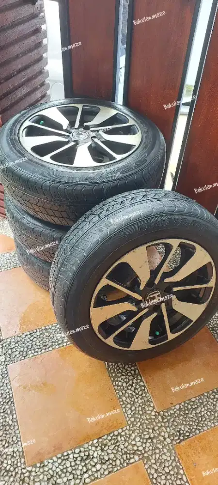 velg R15 plus ban Honda Brio Rep.