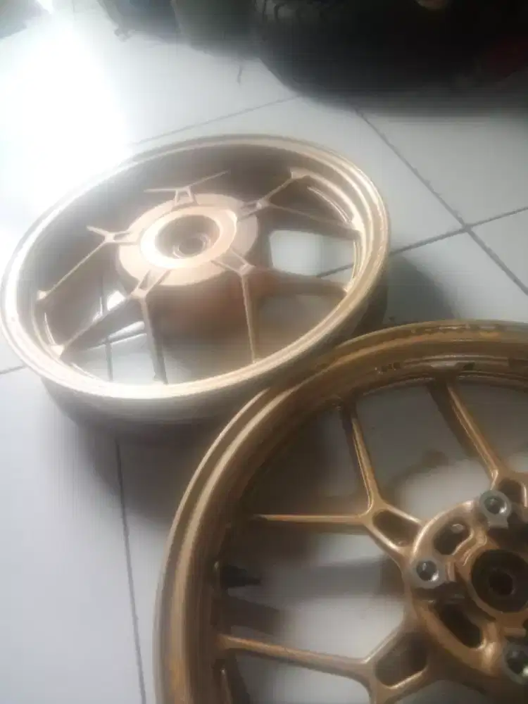 Jual sepasang velg vario150 lokasi cilebut bogor