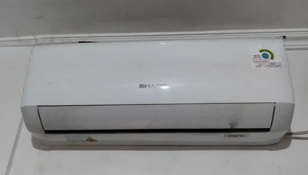 AC Sharp ½ pk masih bagus