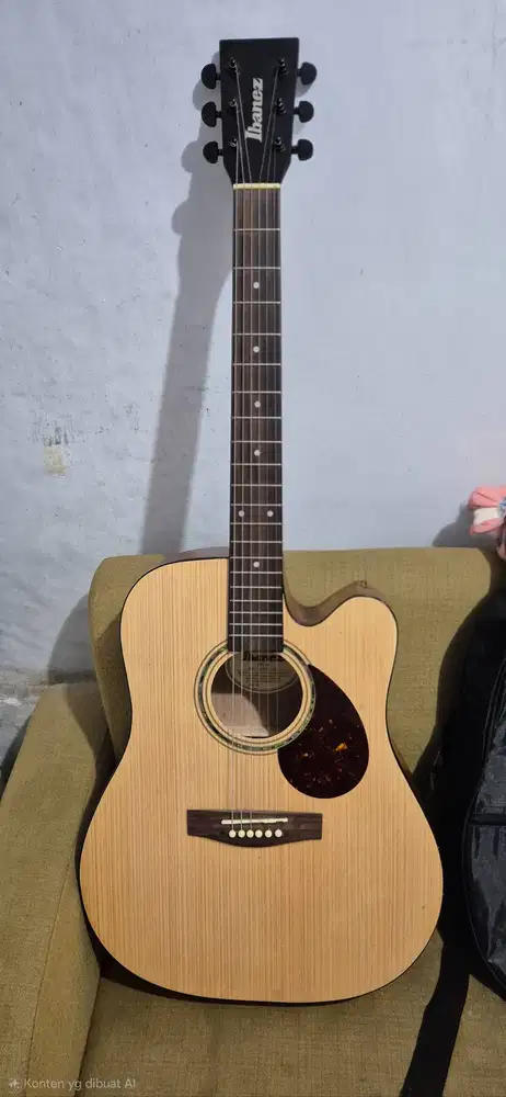 Gitar Ibanez masih seperti baru