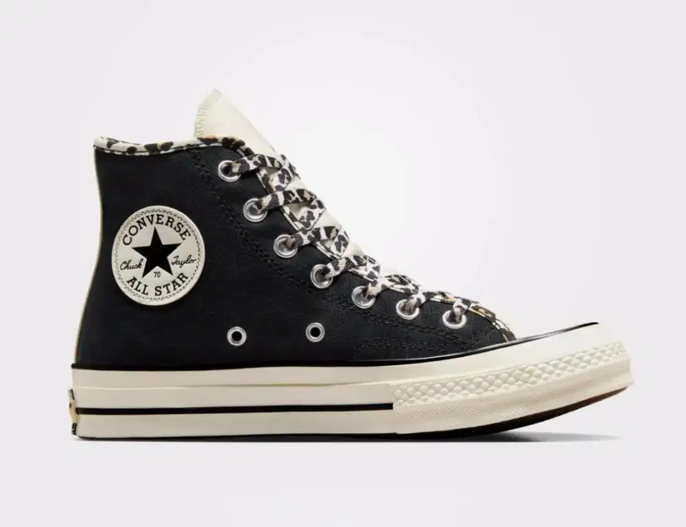 Sepatu converse ori