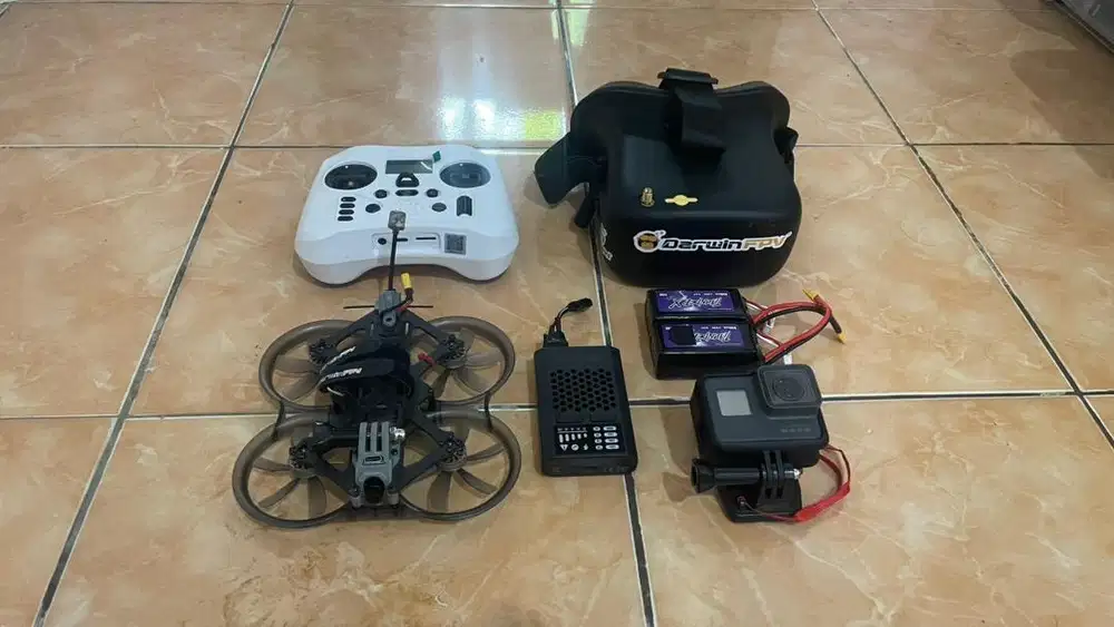 Drone FPV Cineape 25 Darwin + Gopro Hero