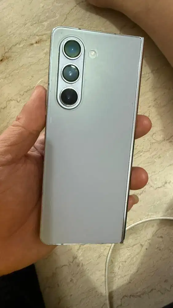 Samsung fold 5 256Gb eks sein