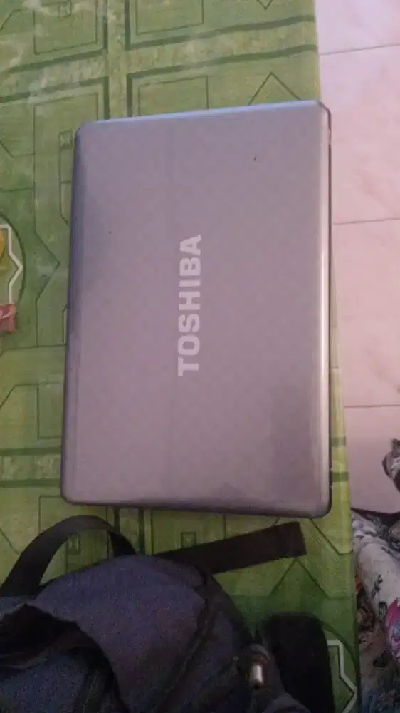 Laptop dijual cepat