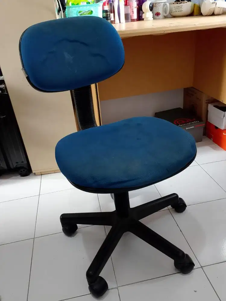 DIJUAL KURSI DAN MEJA