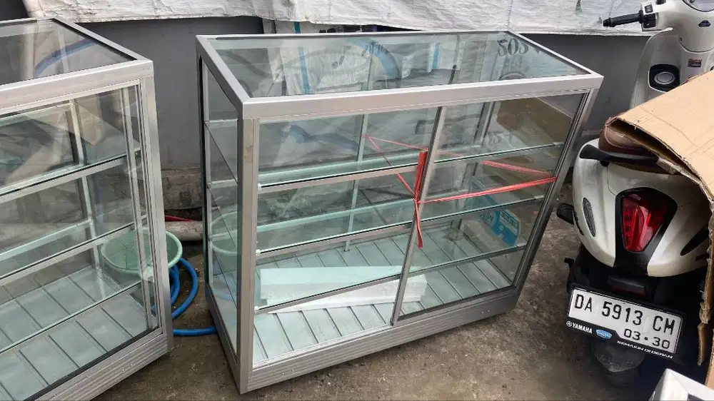 Etalase Kaca 1 Meter dan 1.5 Meter