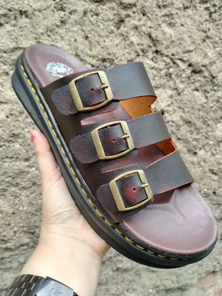 Sendal Pria Kulit Asli