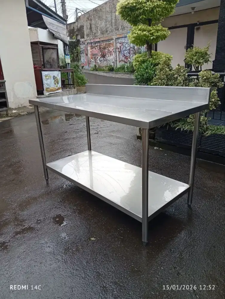 Meja 2ss backsplash
Ukuran 140x70x85
Harga 2.600.000