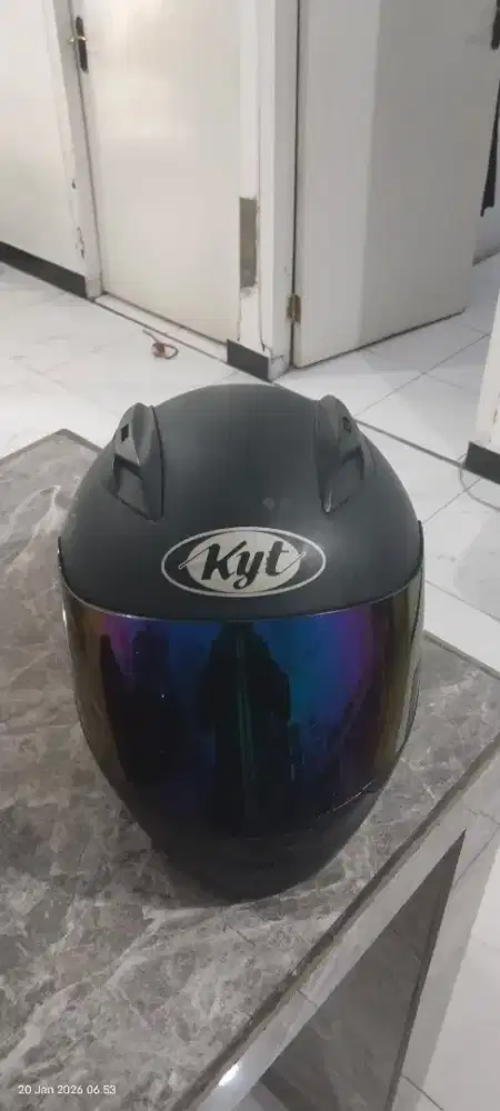 Helm KYT R Seven Black Doff