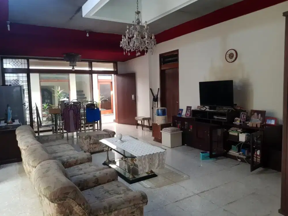 Rumah Strategis Terawat Bisa Untuk Usaha di Sayap Riau Bandung