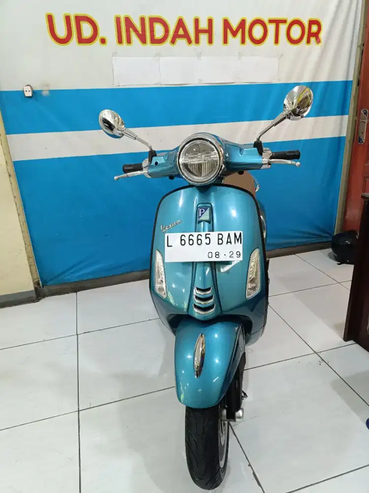 Biru glossy PIAGGIO VESPA PRIMAVERA ABS IGET 2019 KM 15RB ISTIMEWA