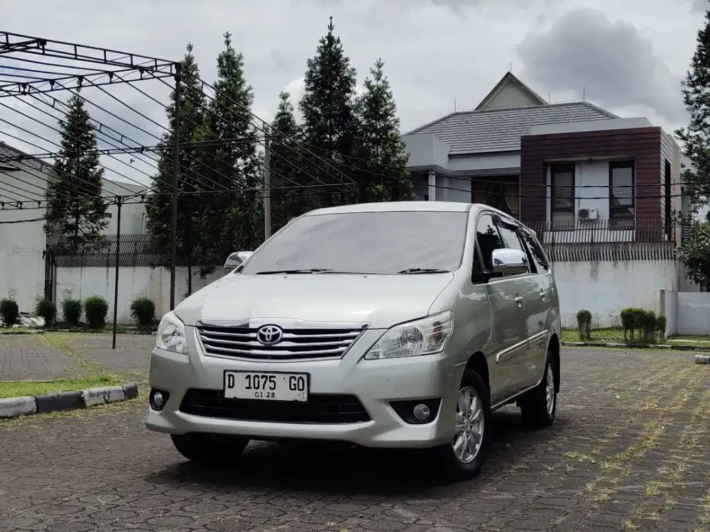 Innova G Diesel 2012 AT Silver Inova Solar Original