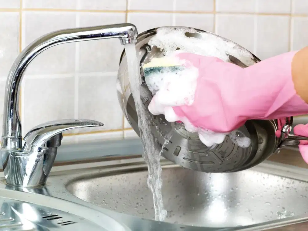 Pencuci Piring di PIK