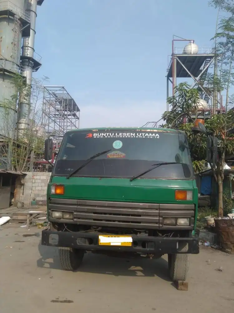 Dijual 3 Unit Truk Nissan (Tractor Head)