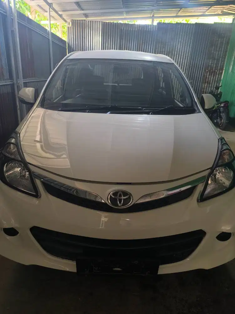 AVANZA VELOZ 1.5 MANUAL THN 2014 PUTIH