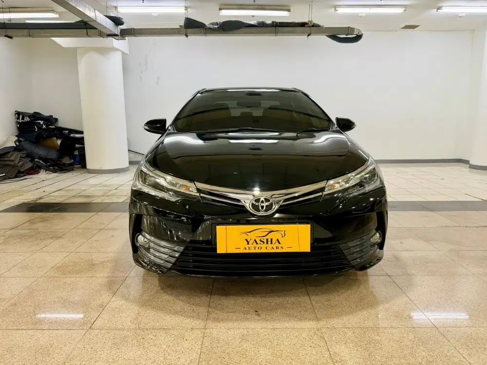Toyota Altis V 2017 2018 AT Hitam Kilometer Rendah Tangan Pertama