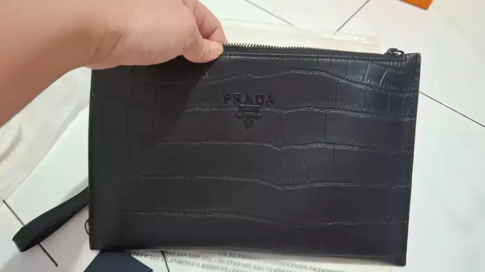 Clutch Prada Black Croco Hitam tas tangan cowo keren
