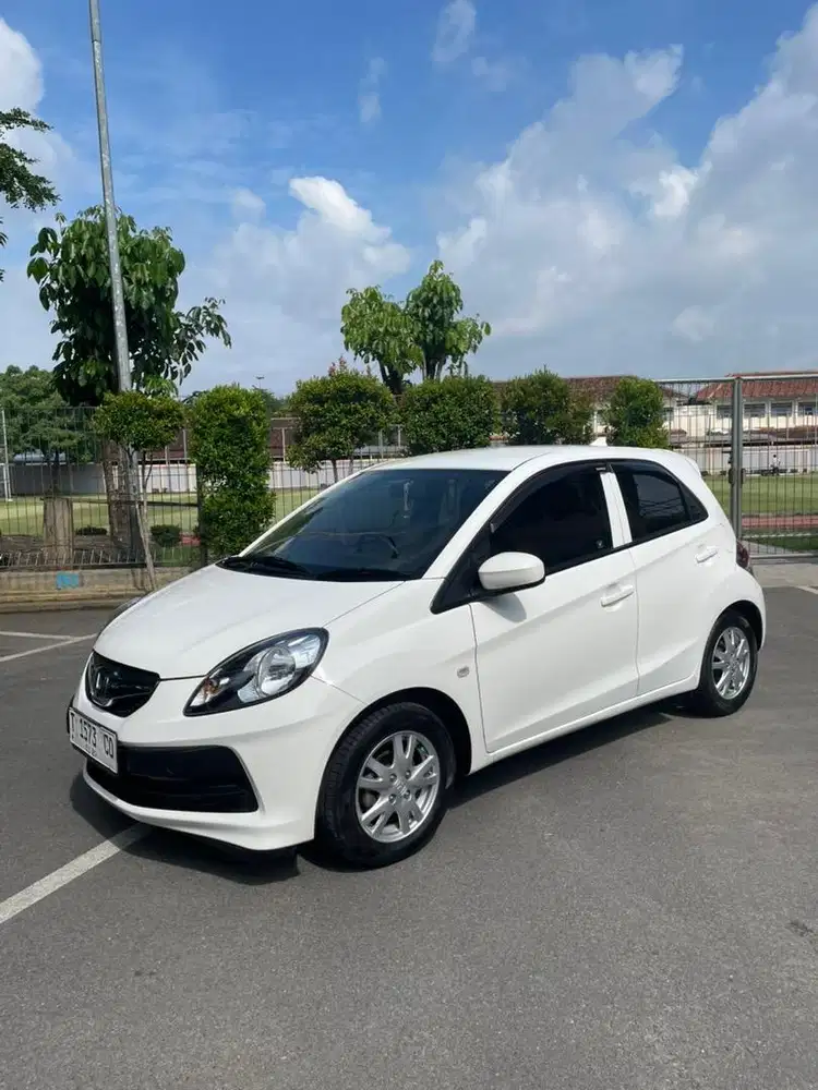 Honda brio CBU 2012 manual low km
