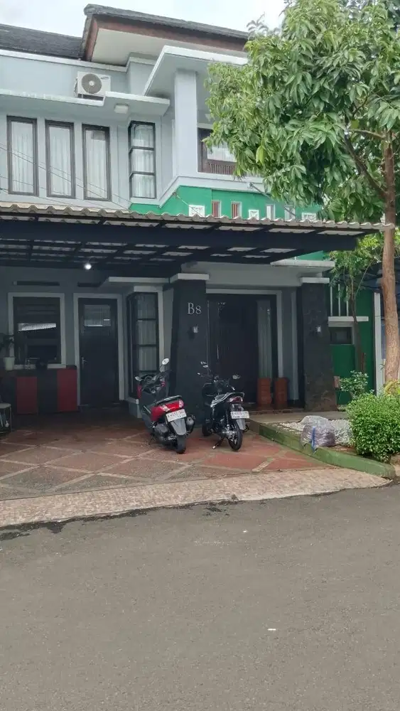 Disewakan | Rumah 2 Lantai | Full Furnish | Dalam Komplek & Strategis