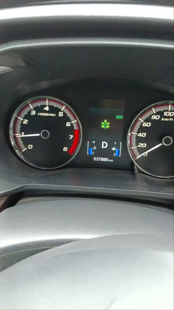 Dijual Cepat Mobil XPander Premium Terawat mulus