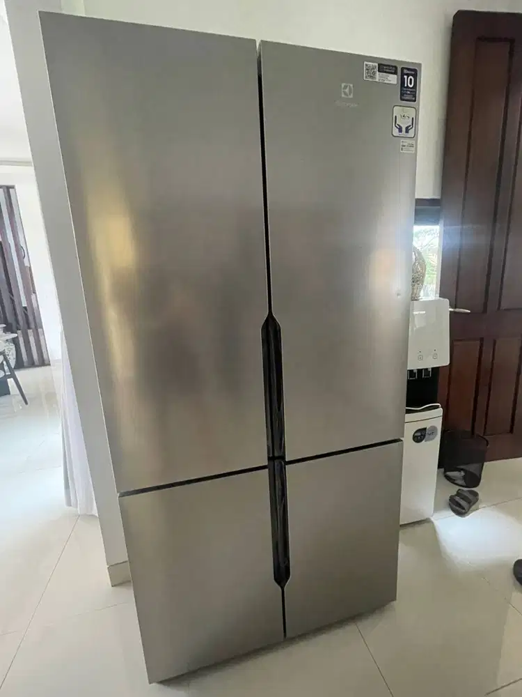[BARU] ELECTROLUX 562 LTR KULKAS 4 PINTU SIDE BY SIDE EQE5600A