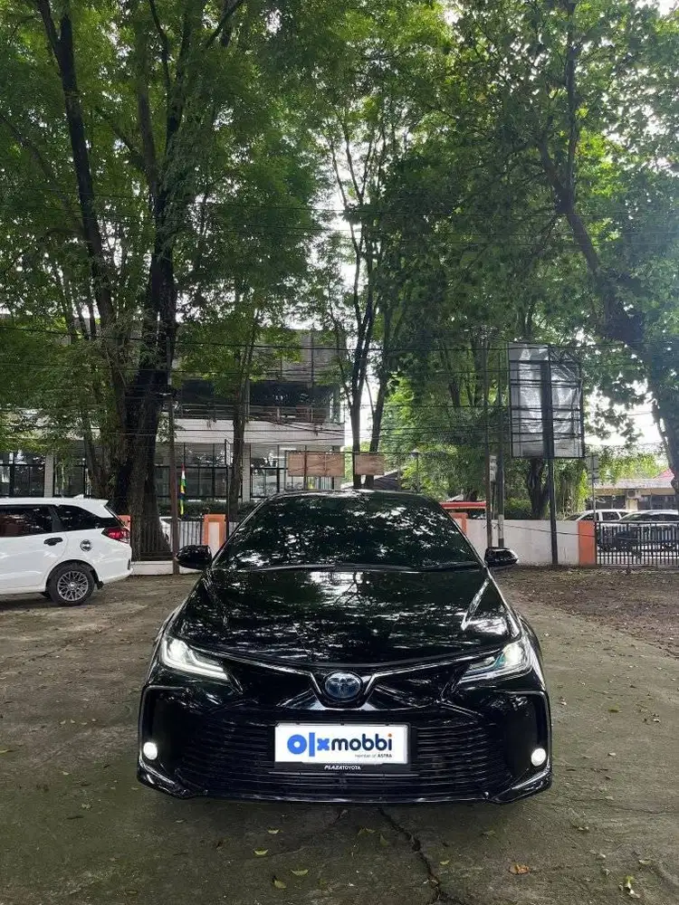 TOYOTA COROLLA ALTIS 1.8 HYBRID AT 2022