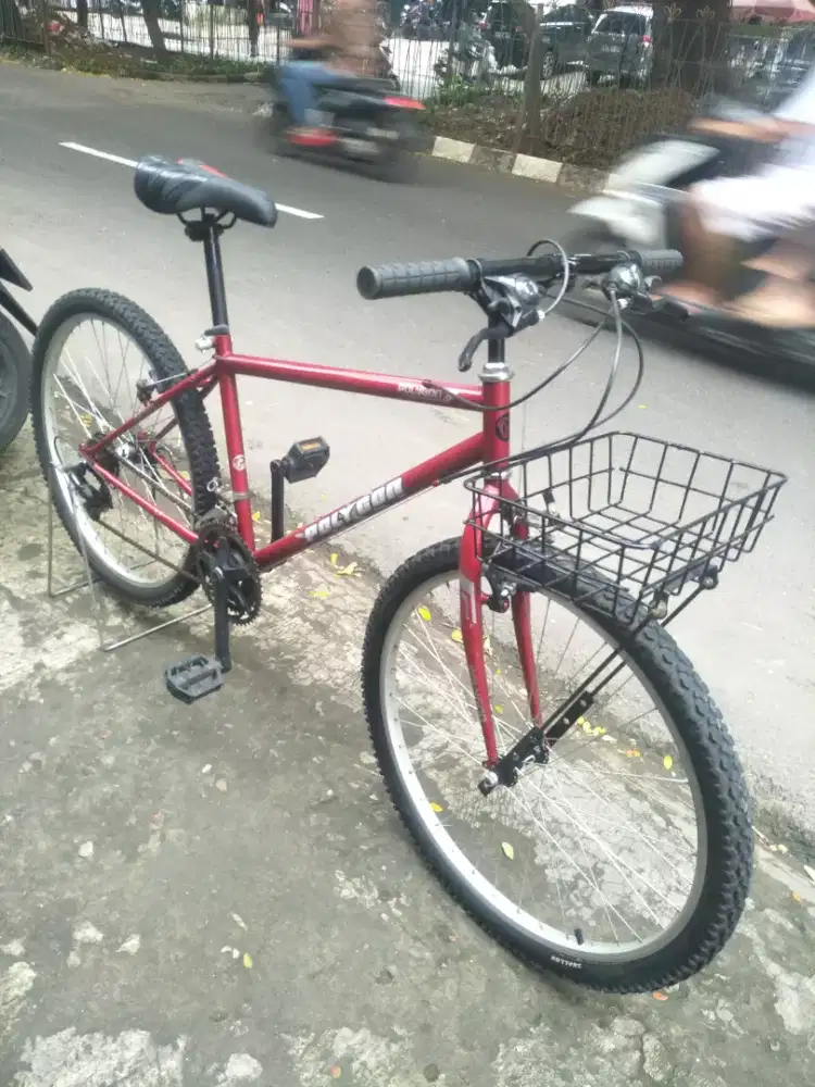 Sepeda commuter bike ukuran 26 basic merk polygon