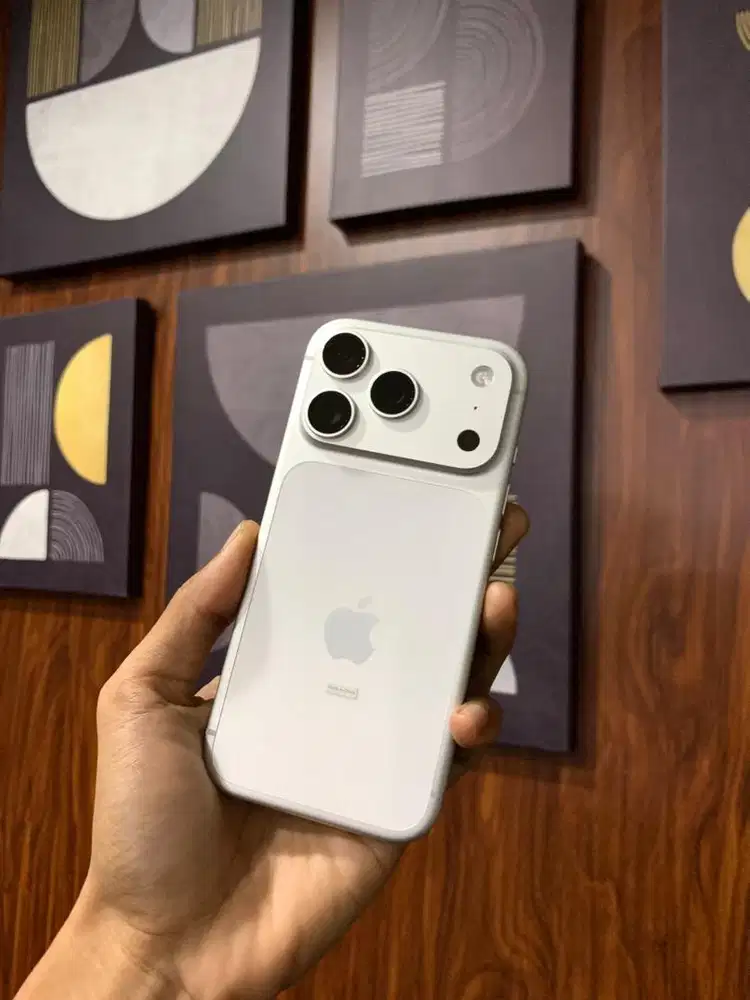 iPhone 17 Pro 256Gb iBox Silver