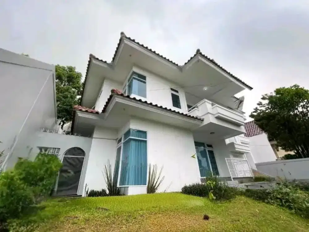 Rumah Besar Murah di Tubagus Ismail Dago Bandung