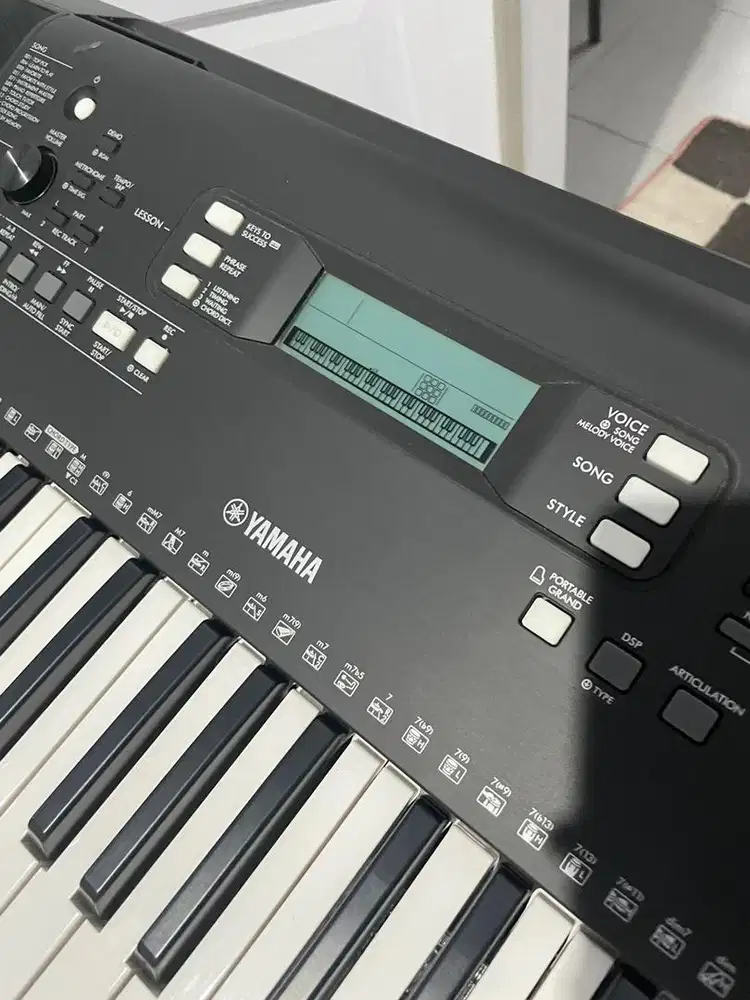 Keyboard YAMAHA PSR-E373