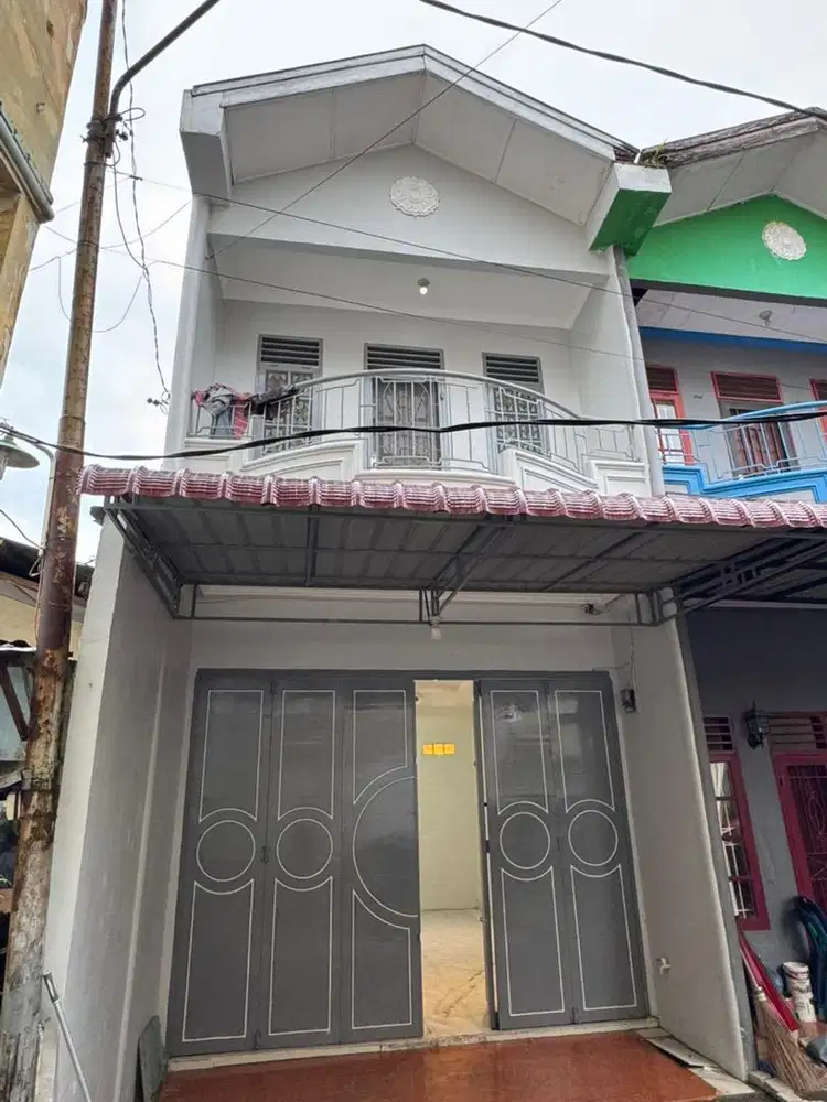 DIJUAL RUMAH 2 LANTAI -SIAP HUNI