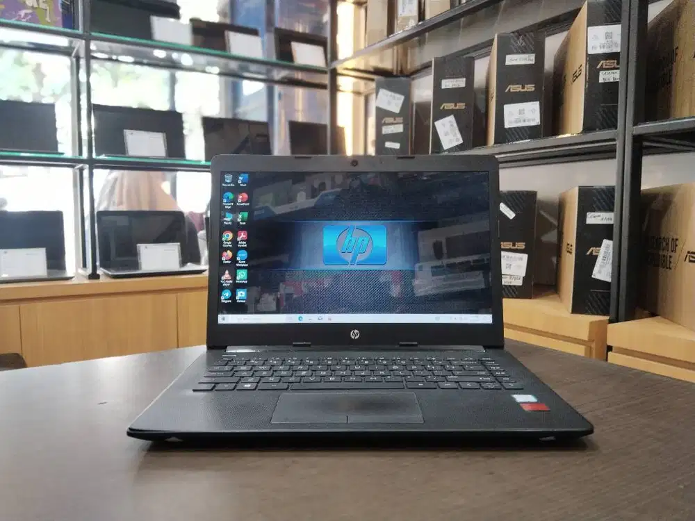 HP 14-CK0006TX CORE I3-7020U/RAM 8GB/SSD 256GB/VGA AMD RADEON R5 M435