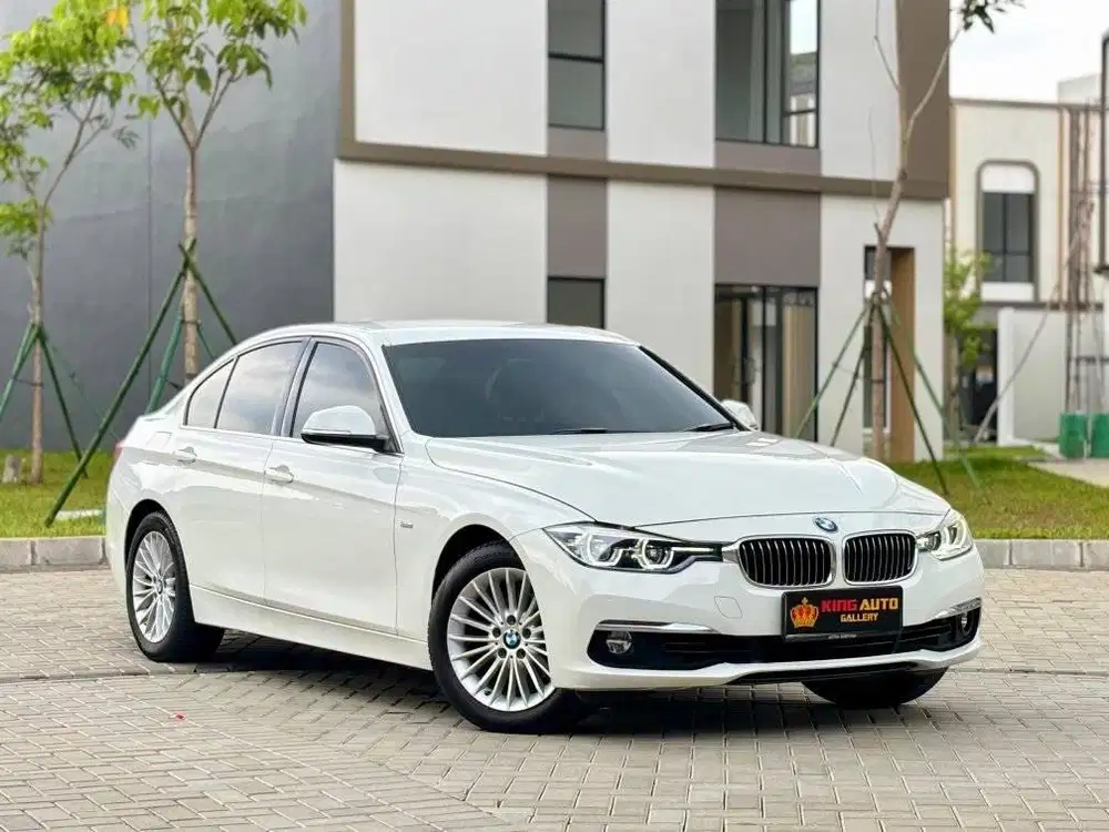 BMW 320i LUXURY 2.0 AT 2018