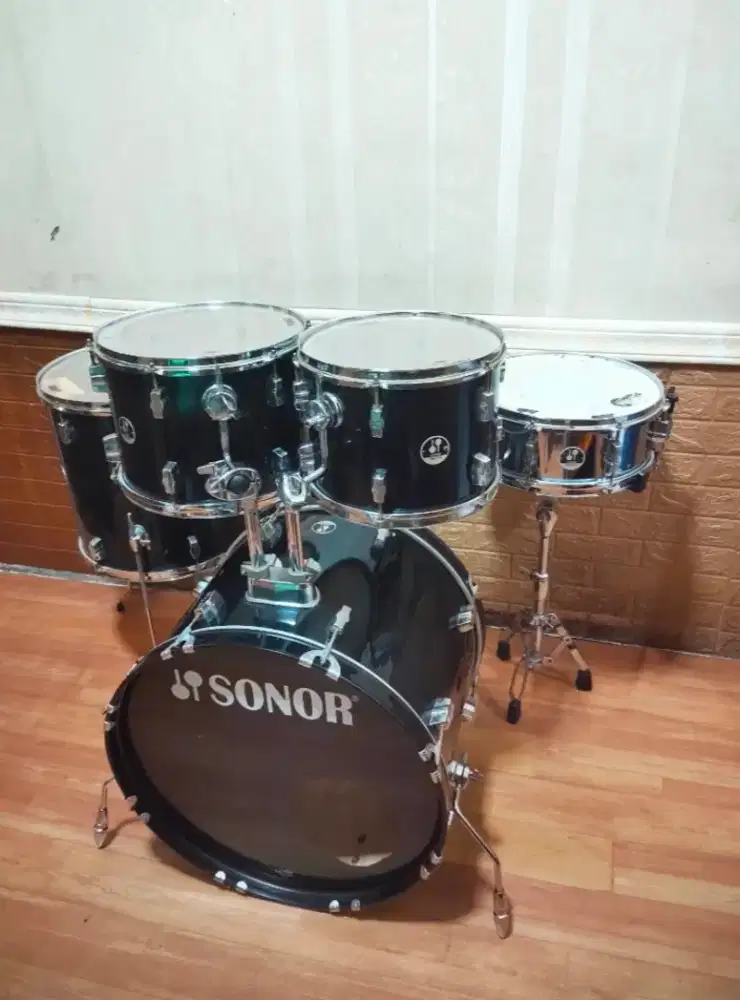 Drum SONOR shall pack include snare & stand